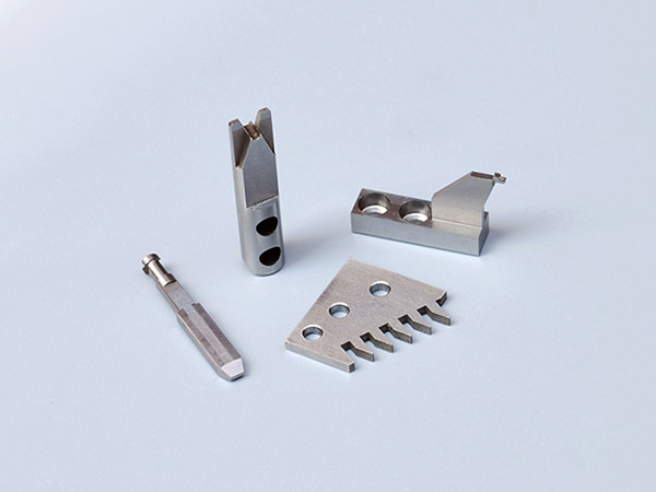 模具分類(lèi)與用途